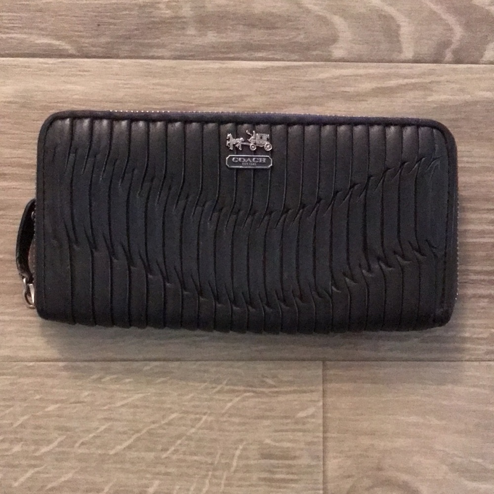 Coach OFFERS WELCOMED Quilted Leather Zip Around Accordion Long Wallet Dark Grey